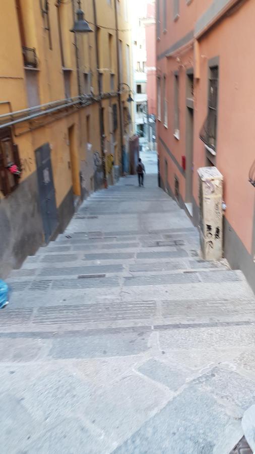 Red Moon Lägenhet Cagliari Exteriör bild
